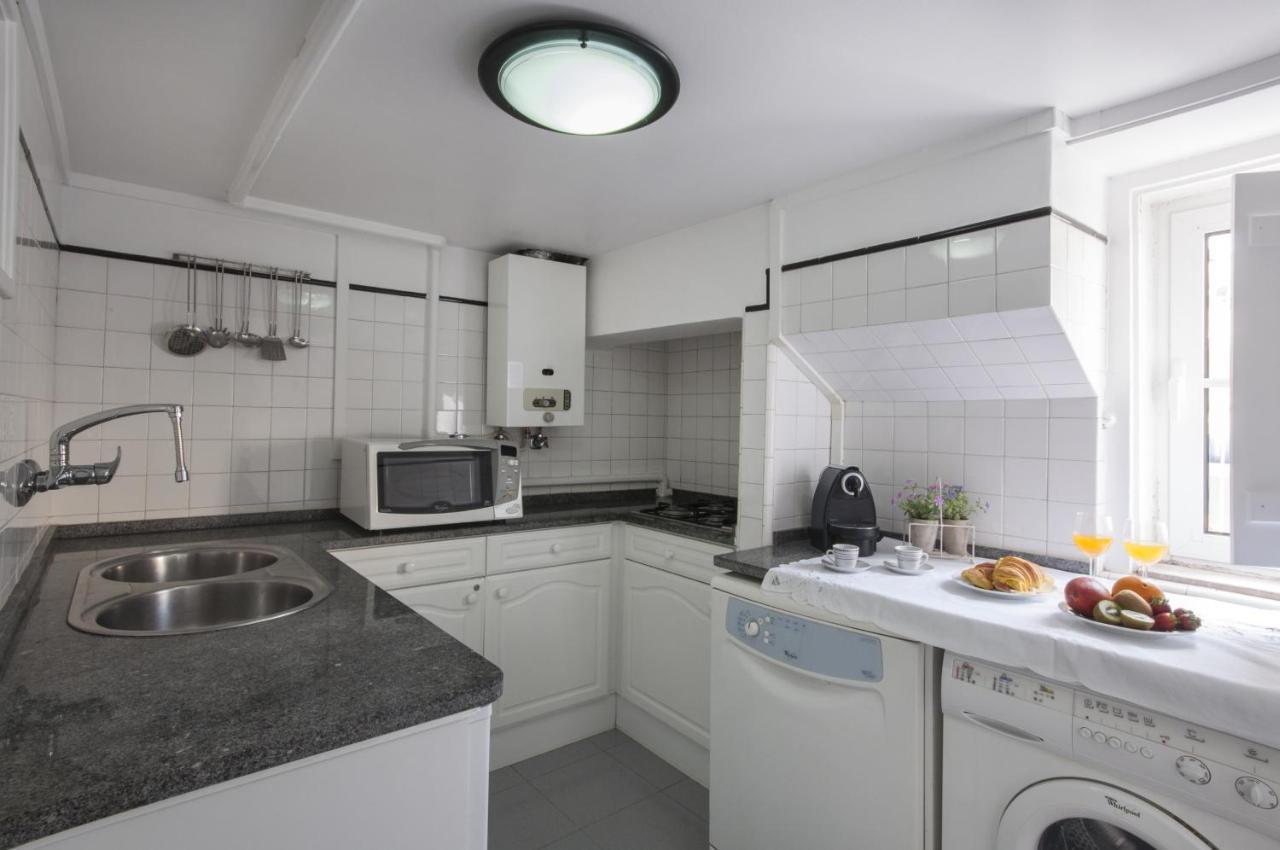 شقة Chic Urban Retreat At Downtown With Balcony & Views Lisboa المظهر الخارجي الصورة
